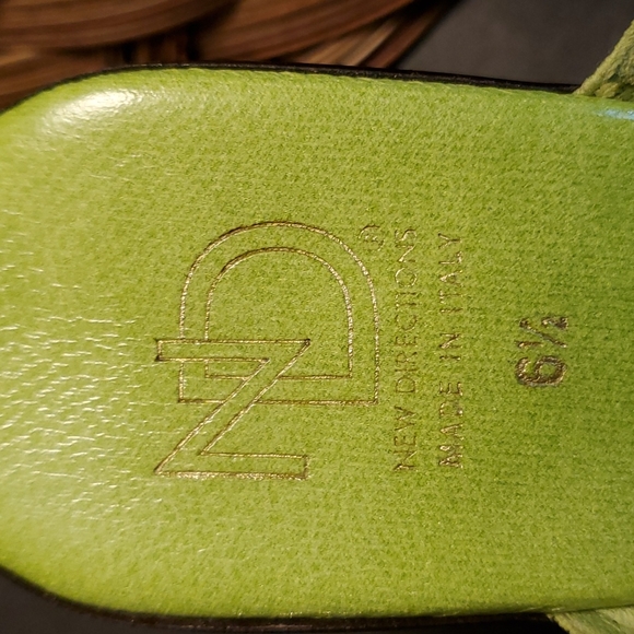 New Directions Lime green fabric wedges size 8.5 - Picture 7 of 8